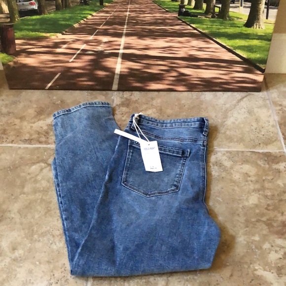 Madison Crop Jeans by Blank NYC 👖 - Picture 5 of 17